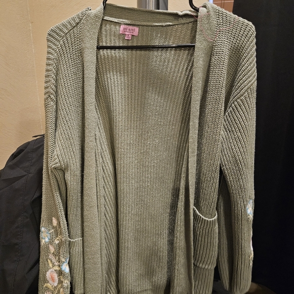 Mi Ami sweater - Picture 1 of 3